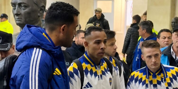 Boca ganó y se olvidó a cuatro jugadores en el Ducó