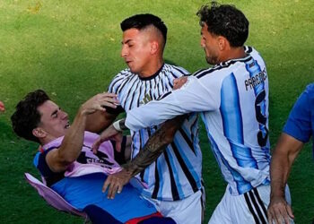 La FIFA sancionó a Leandro Paredes con 10 partidos y una multa de 90.000 dólares
