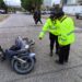 Dos motociclistas heridos tras chocar con un automóvil en Caleta Olivia