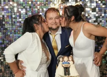 Amor de a tres: tienen 12 hijos y celebraron su unión con una fiesta de Boca