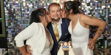 Amor de a tres: tienen 12 hijos y celebraron su unión con una fiesta de Boca