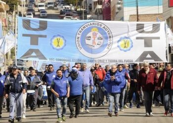 UTA se manifiesta frente al municipio por falta de pagos