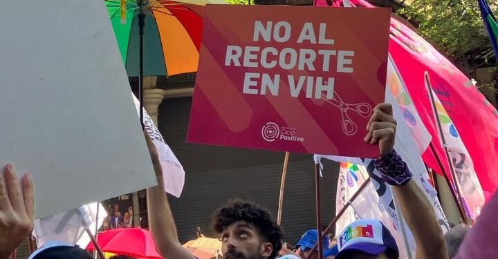 Alarma por recortes a nivel mundial en sistemas de salud disparan los casos de VIH