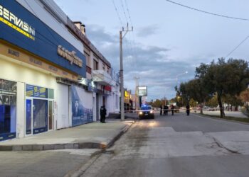 Hallaron a un hombre sin vida en la vía pública sobre avenida Yrigoyen
