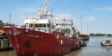 Investigan la muerte de un oficial a bordo del pesquero Argenova IV