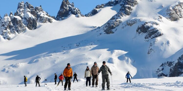 Cerro Perito Moreno extiende la temporada con nieve y descuentos