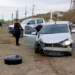 Choque en la rotonda, hay una camioneta terminó volcada