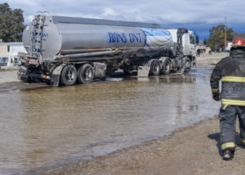 Derrame de 14.000 litros de gasoil en Ruta 3