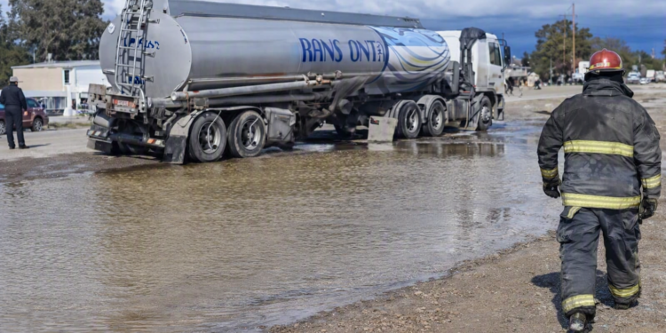 Derrame de 14.000 litros de gasoil en Ruta 3