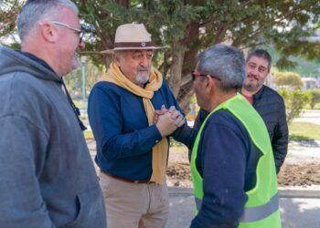 Macharashvili recorrió la obra de mejoramiento integral del playón deportivo ubicado frente a Las Torres