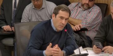 Malvinas: Luque exigió medidas contra el gobierno de Punta Arenas por avanzar en negocios con el petróleo de las islas