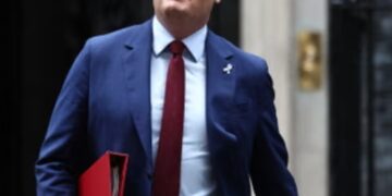 Ministro de Defensa británico replica a Milei que las islas disputadas son del Reino Unido