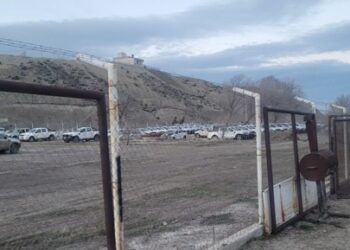 Lo que queda cuando el petróleo se va: caminar por el Comodoro que YPF dejó atrás