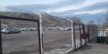 Lo que queda cuando el petróleo se va: caminar por el Comodoro que YPF dejó atrás