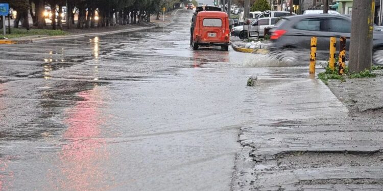 Jueves gris y lluvioso en Comodoro: rige alerta amarilla y se esperan fuertes lluvias