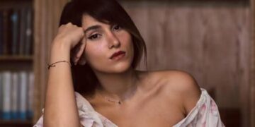 Irán confirma condena contra la cantante Parastoo Ahmadi por presentarse sin velo