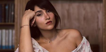 Irán confirma condena contra la cantante Parastoo Ahmadi por presentarse sin velo