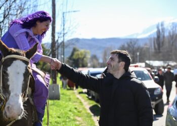 Aniversario de El Hoyo: Torres firmó convenios para ejecutar obras de vivienda, gas e infraestructura