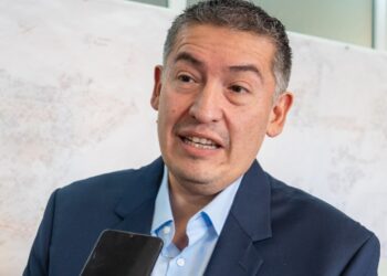 Barría reclamó mayor presencia de Nación en Chubut y pidió que la provincia gestione más obras para Comodoro