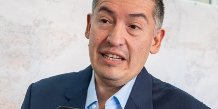 Barría reclamó mayor presencia de Nación en Chubut y pidió que la provincia gestione más obras para Comodoro