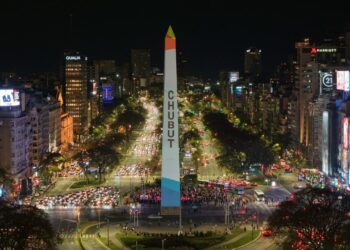 El Obelisco se iluminó de  Chubut
