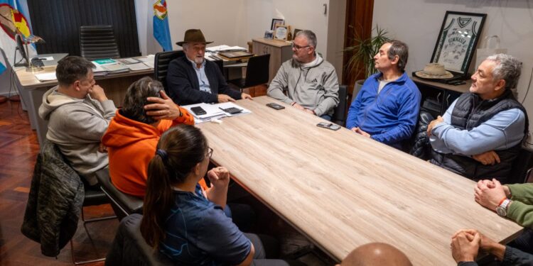 Macharashvili recibió a la dirigencia deportiva para avanzar en la puesta en valor del Albergue Municipal Evita