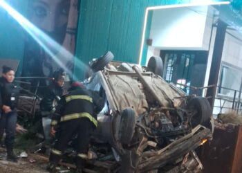 Tragedia tras una fiesta, un adolescente murió y otro quedó en terapia intensiva tras un violento vuelco