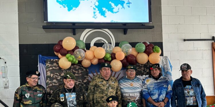 Piero cumplió 6 años y eligió a los veteranos de Malvinas como sus “superhéroes”