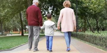 En Rawson un fallo otorgó la tutela de un adolescente a sus abuelos sin quitar la responsabilidad parental a la madre