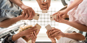 Más allá de las pantallas, las redes sociales como arquitectos de nuestra mente
