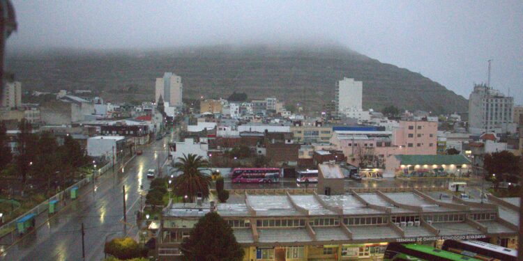 Domingo pasado por agua en Comodoro: hay alerta naranja y se esperan lluvias fuertes