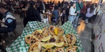 Tras el éxito de su primera edición, Comodoro Food Truck llega al Paseo Costero de Km 5