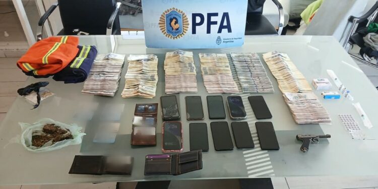 Se hacían pasar por operarios para robar cables: seis detenidos
