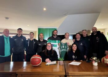 Gimnasia y Emba de Puerto Aysén sellan un acuerdo para potenciar el básquet patagónico