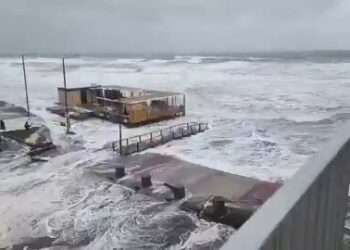 Monte Hermoso sufre inundaciones tras la crecida del Iguazú por el fenómeno del Súper Niño