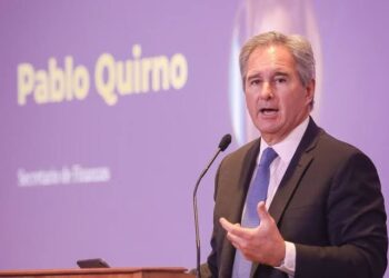 Excombatientes de Malvinas intiman a canciller argentino por ruta entre Chile y las islas