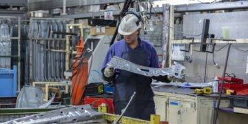 Caídas en julio del índice de producción industrial (-4,9%), y de la construcción (-4,5%)