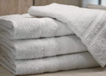 El secreto de los hoteles para mantener las toallas suaves