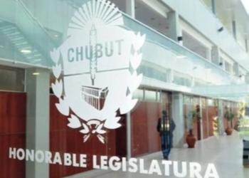 Chubut aprobó una ley que limita los descuentos salariales y protege los ingresos de trabajadores y jubilados