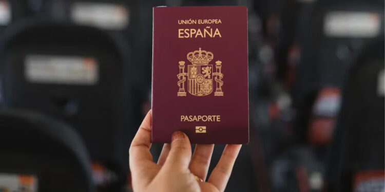 España refuerza controles de argentinos con ciudadanía europea