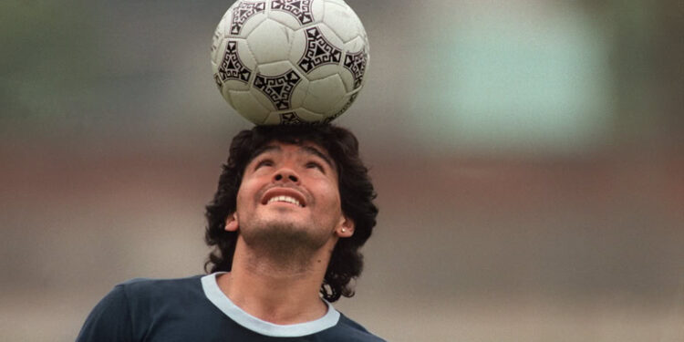 A 66 años de su nacimiento, el mundo del fútbol sigue diciendo: Gracias, Diego