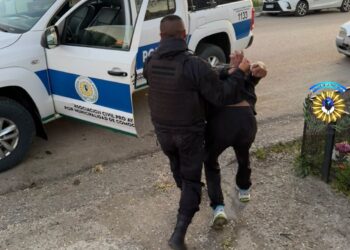 Detuvieron a un hombre cuando intentaba robar una hidrolavadora de una vivienda
