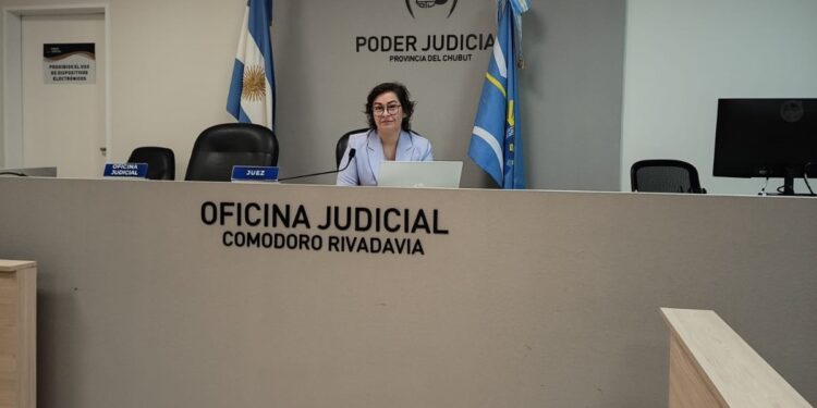 Un jurado popular halló culpable al único imputado por ocho hechos de abuso en perjuicio de dos adolescentes.