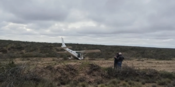 Una avioneta Cessna realizó un exitoso aterrizaje de emergencia en Chubut