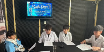La Escuela 155 inauguró un estudio de radio y streaming en homenaje a Carlos Omar