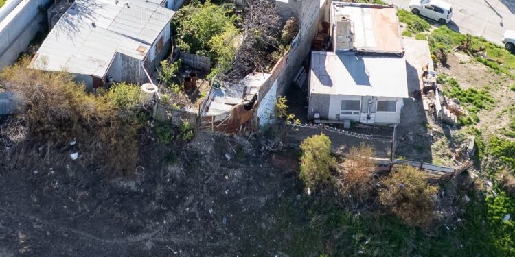 La Municipalidad interviene ante el riesgo de derrumbe de una vivienda en calle Francia