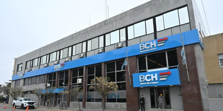 El Banco del Chubut mantiene la atención en General Mosconi y avanza en la reubicación de su sucursal