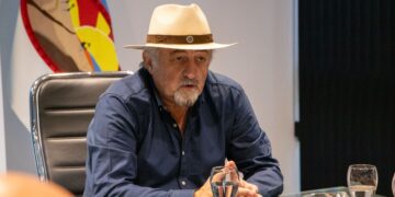 Othar le pegó a Sampaoli