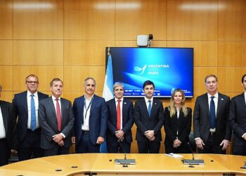 “Un acuerdo inédito de competitividad que genera más trabajo”: Ávila acompañó en París el anuncio del primer RIGI convencional de la Argentina por USD 1.200 millones