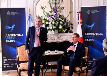 Ahora Milei vende ciudadanía, para que los extranjeros puedan comprar tierra